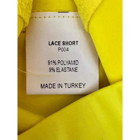 L'Etiole Lace Trim Pull On Mid-Rise Athletic Short Neon Yellow Women Size XS NWT - Picture 5 of 5